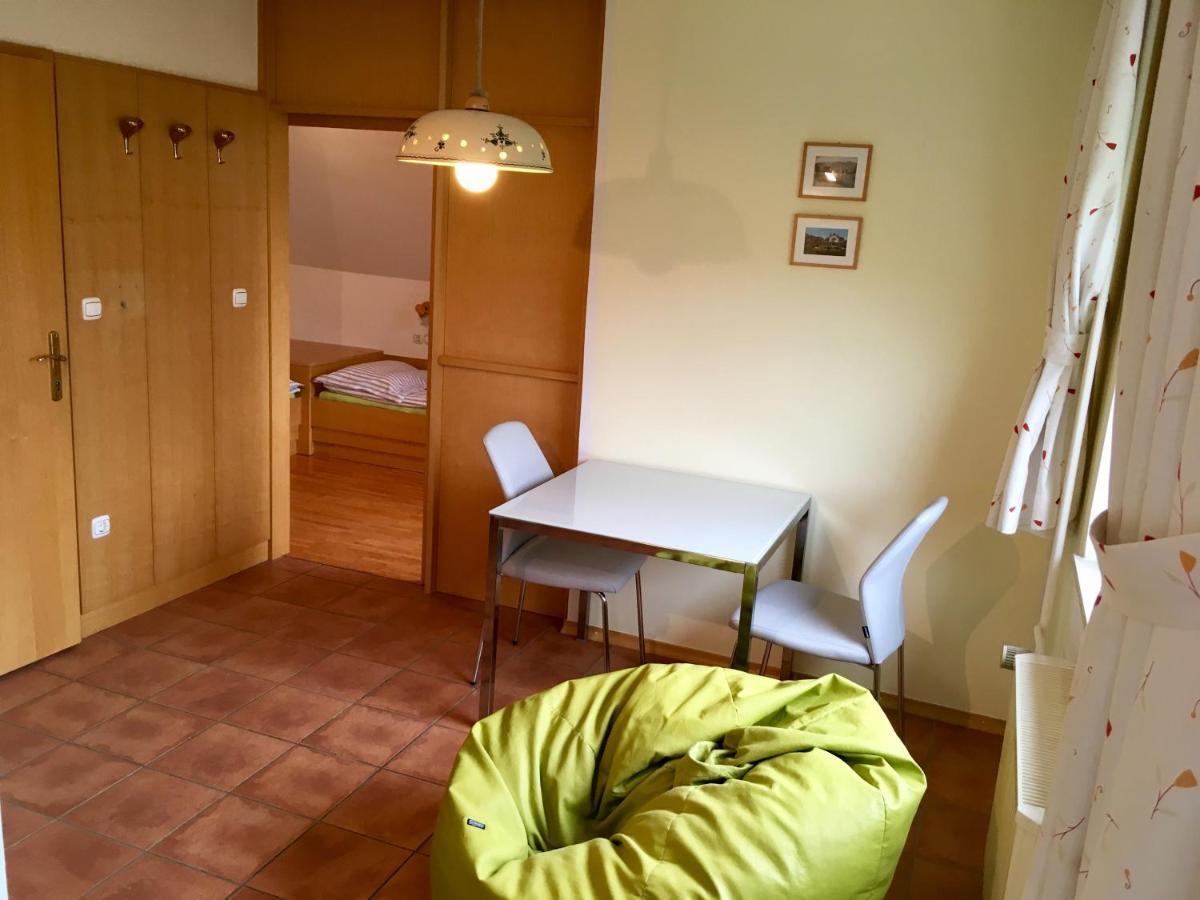 J-max Apartment